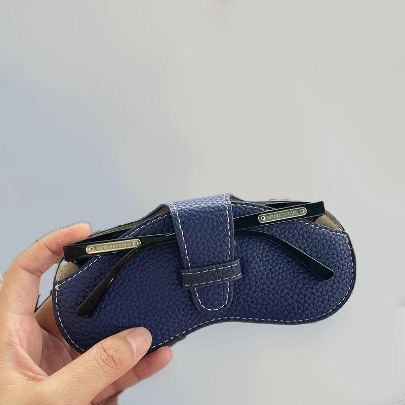 coffret à lunettes en cuir bleu