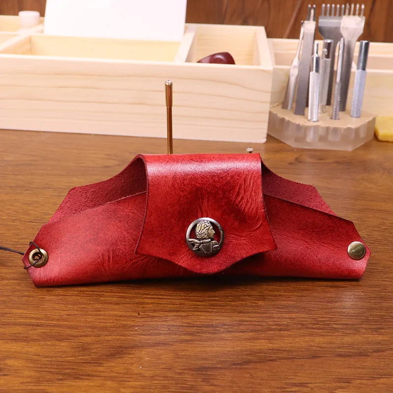 pochette en cuir pour outils artisanaux