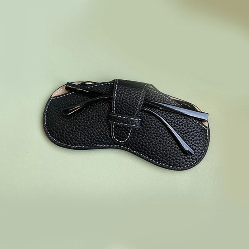boîtier pour lunettes en cuir noir